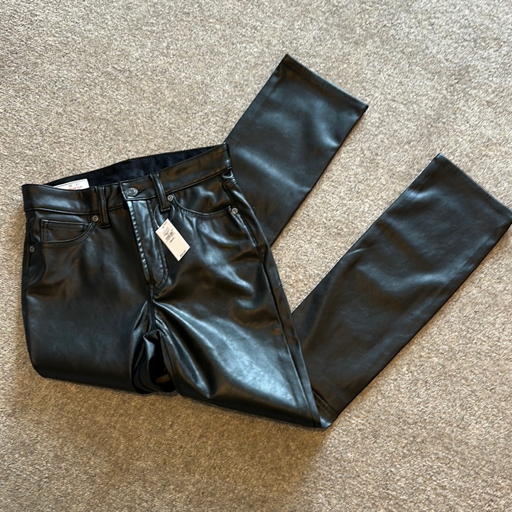 NWT GAP Black Faux Leather Pants SZ: 25/0